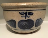 Rowe Pottery mixing bowl, salt glaze bowl with apple, hand painted apple stoneware Rowe bowl, 8 diameter Country kitchen bowl, farmhouse