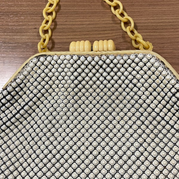 Beautiful vintage Whiting and Davis mesh purse, cream Whiting and Davis purse, 1940’s Bakelite? chain handle purse, vintage purse collector
