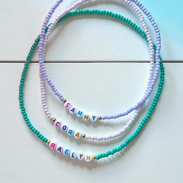 Collar con nombre personalizado con cuentas para niñas, gargantilla con letras arcoíris, joyería para bebés, collar elástico para niños, regalo para adolescentes.