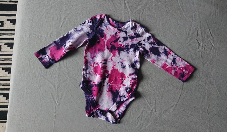 Naturally Dyed Baby Onesies Tie-dye Organic cotton Cochineal Logwood Long sleeved Boho baby Sustainable fashion 12-18 US kids' numeric