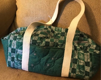 Green and White Golf quilted Cattillac Purse, 10 pockets, Zipper close, 13" x 5" x6"