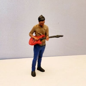 O F G Scale figure Guitarist / Rocker / Guy with guitar miniature