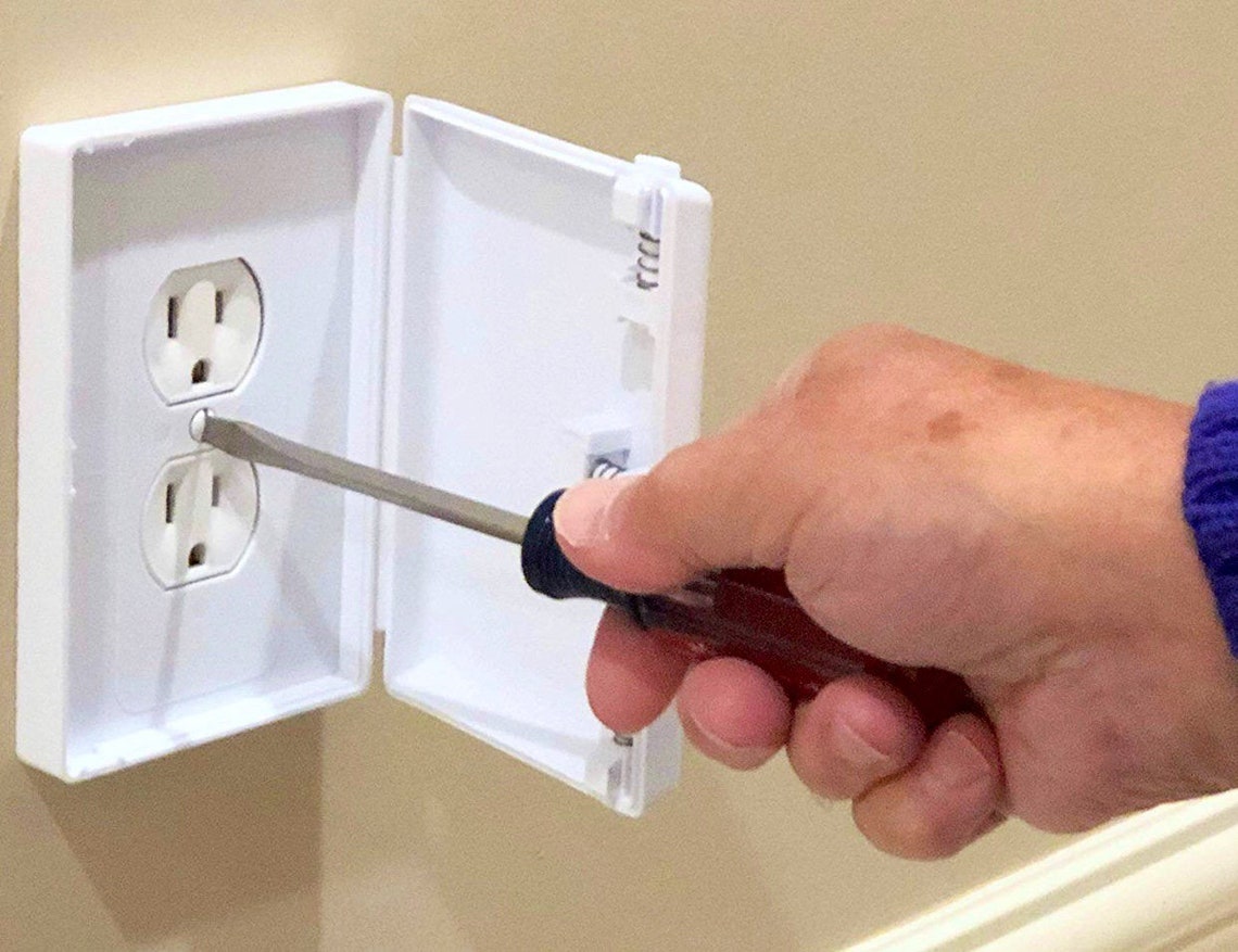 Child Be Safe Child & Pet Proof Wall Outlet Safety Cover Guard, WHITE