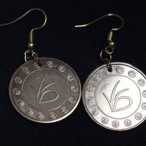 Dangle gold earrings