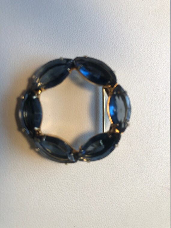 Classic Circle Pin (Blue stones)