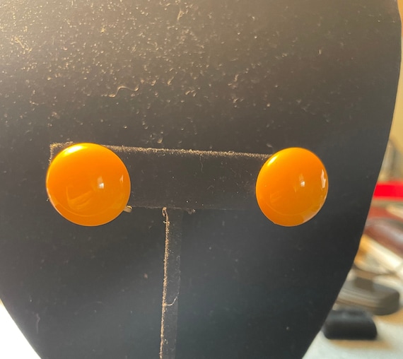 Bakelite screwback earrings - image 1