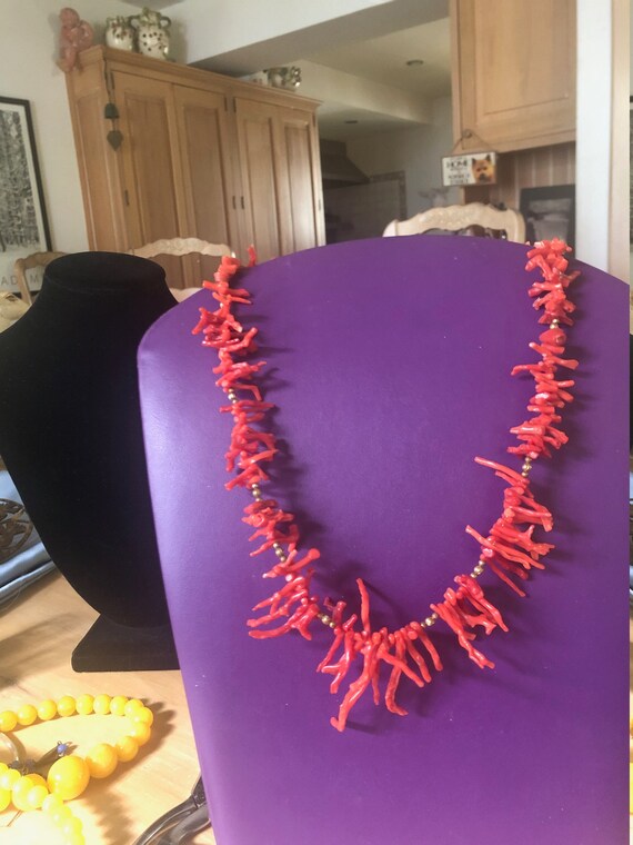 Necklace branch coral with gold beads Beautiful da… Gem