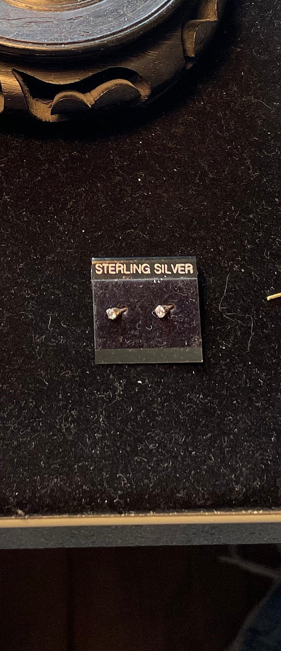 Two tiny diamond earrings - image 2