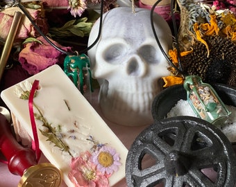 Magickal ancestral skull scented candles, vanilla bean, soy wax, bee wax, spells, skulls, magic, candles, gifts, flowers, cotton wick, hemp