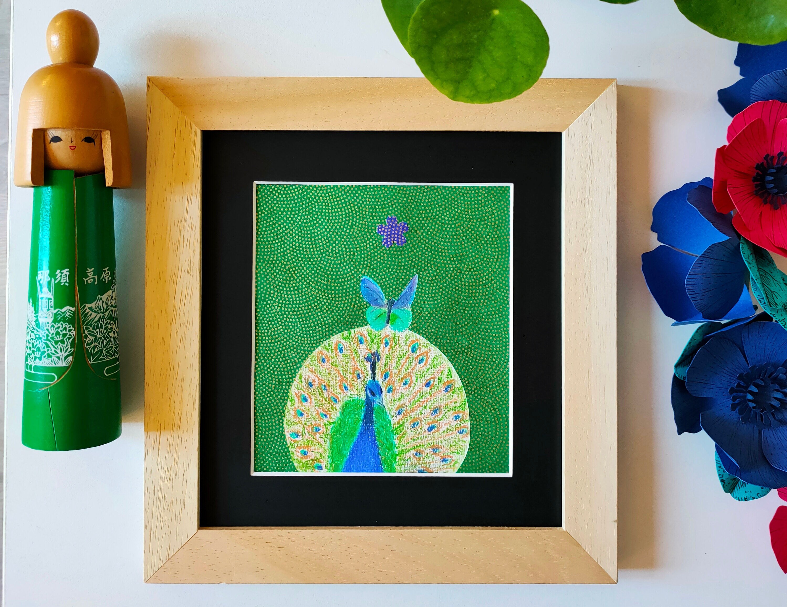 Tableau Roue de Paon et Papillon Au Pastel Sec Papier Japonais Fait Main