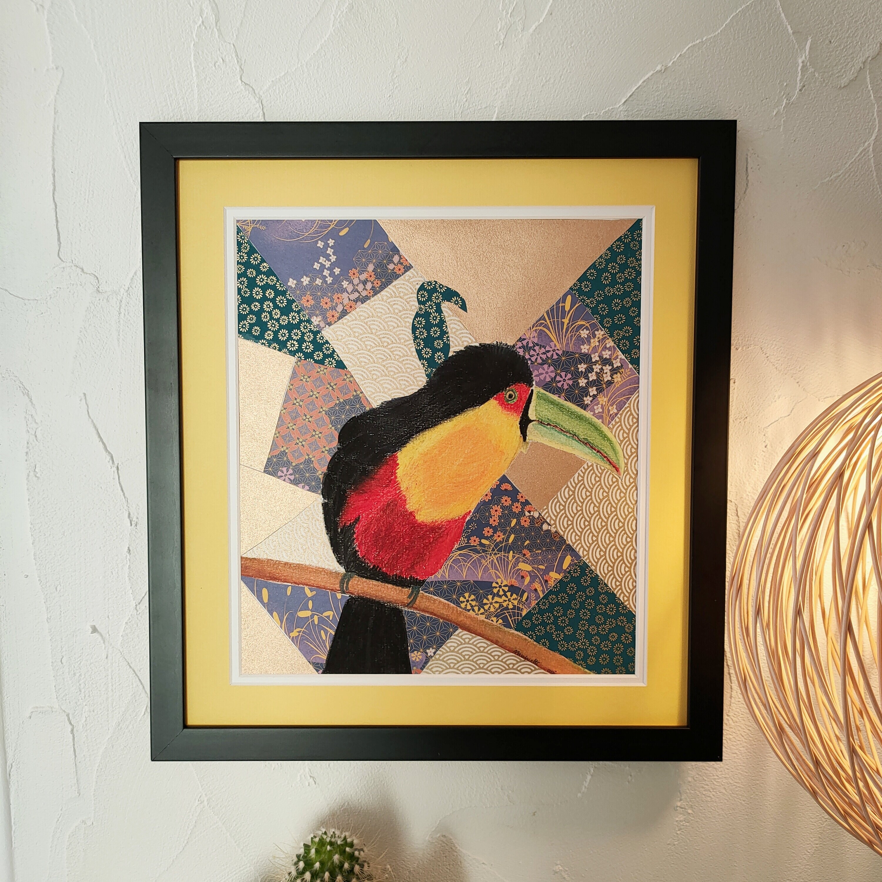 Tableau Toucan Posé Au Pastel Sec et Papier Japonais Fait Main