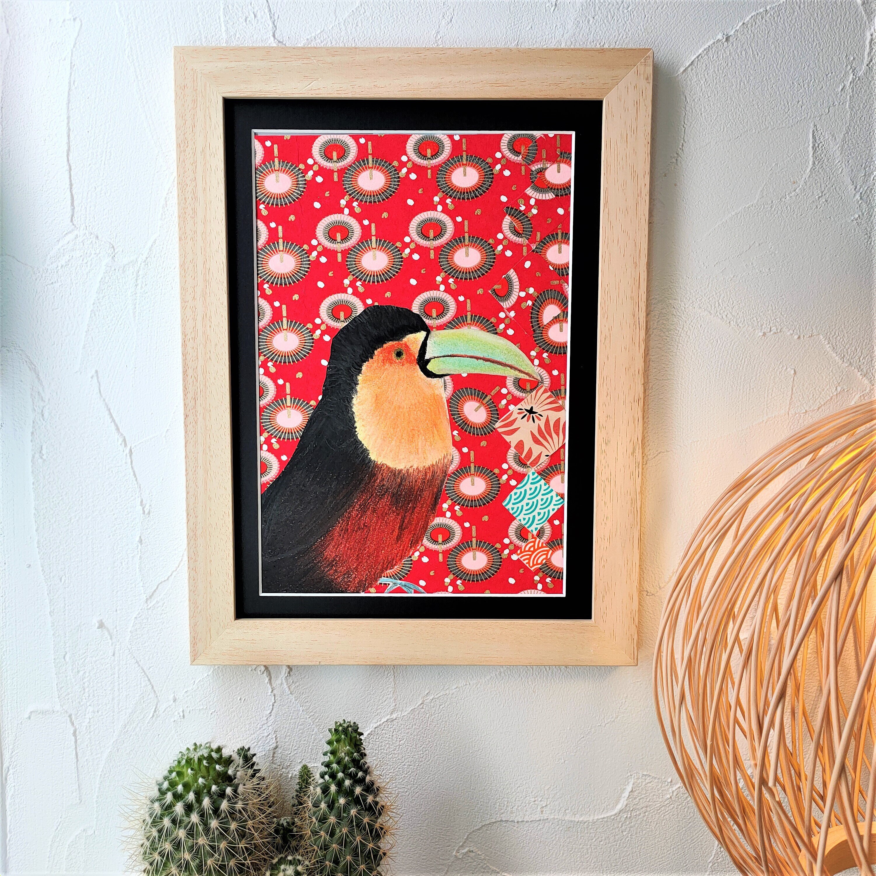 Tableau Toucan Rouge Passion Au Pastel Sec et Papier Japonais Fait Main