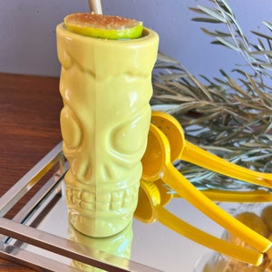 Zombie Tiki-Becher aus Plastik