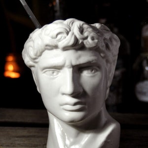 White David Cocktail Mug – Handmade Ceramic Tiki Mug – Polynesian Style Barware – Unique Drinkware Gift for Tiki Collectors & Home Bars