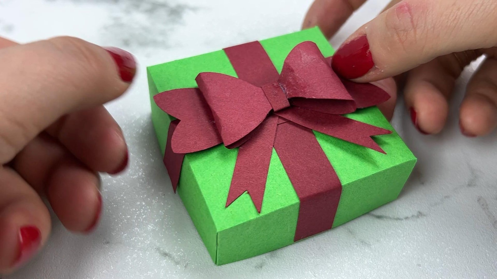 Christmas Exploding Box SVG, DIY Explosion Box, Gift Box Template ...
