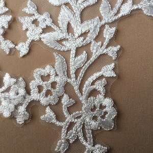 Lace Applique, light ivory Lace for Wedding Dresses, Lace, Applique, Floral Lace Applique lace veil applique.sell by a pair