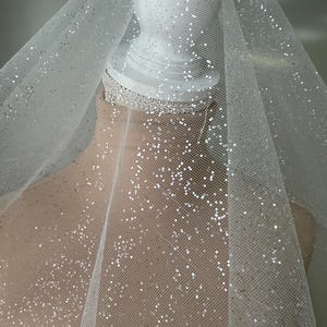 Tela de tul de 3 m de ancho, brillo medio, para velos de novia, vestidos de novia, tela de malla suave, color marfil claro, se vende cortada a medida.