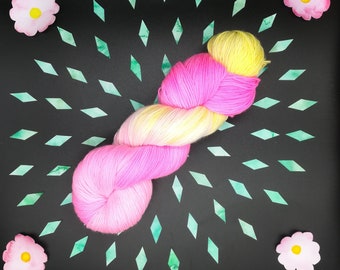 Dog Rose - Springtime yarn - DK - Double knit - Merino Wool - 100% wool - natural fiber - Variagated - Rainbow - Nature