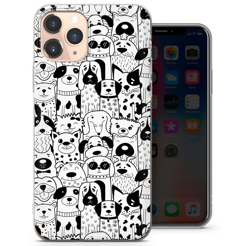Pode incluir: Uma capa transparente para telefone com uma ilustra&ccedil;&atilde;o em preto e branco de muitos c&atilde;es. Os c&atilde;es s&atilde;o desenhados em estilo de desenho animado e s&atilde;o de ra&ccedil;as diferentes.
