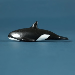 Wooden Orca Collectible Toy Figurine, Oceanic Creatures Toy, Wooden Toys, Waldorf toys, Gift for kids, Orca