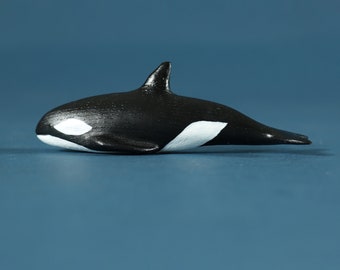 Figurina giocattolo da collezione Orca in legno, giocattolo creature oceaniche, giocattoli in legno, giocattoli Waldorf, regalo per bambini, Orca