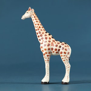 Wooden Giraffe, Perfect Birthday Gift for Kids, Beautiful Animals Inspired by the Savanna, Wooden African Animals, Collectible Giraffe