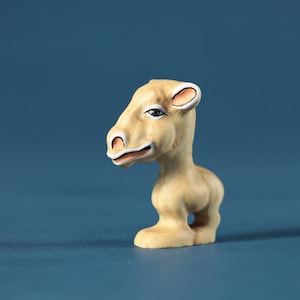 Personaje de dibujos animados de ovejas de madera / Juguetes de madera / Ovejas hechas a mano / Animales de granja / Animales Montessori / Juguetes Waldorf / Regalo para niños