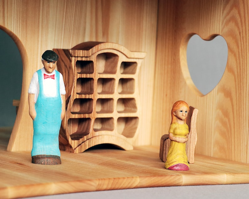 Holzspielzeug Puppenhaus mit Möbeln, Waldorf-Puppenhaus, Handgefertigtes Naturholz-Puppenhaus, Holzspielzeug, Doppelgrößen-Puppenhaus Bild 6