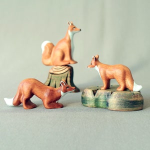 Wooden FOX Toy, Fox Family SET of Three, Fox figurine, Gift for kids, Handcrafted Wooden Toys, Woodland Animals, Waldorf toys