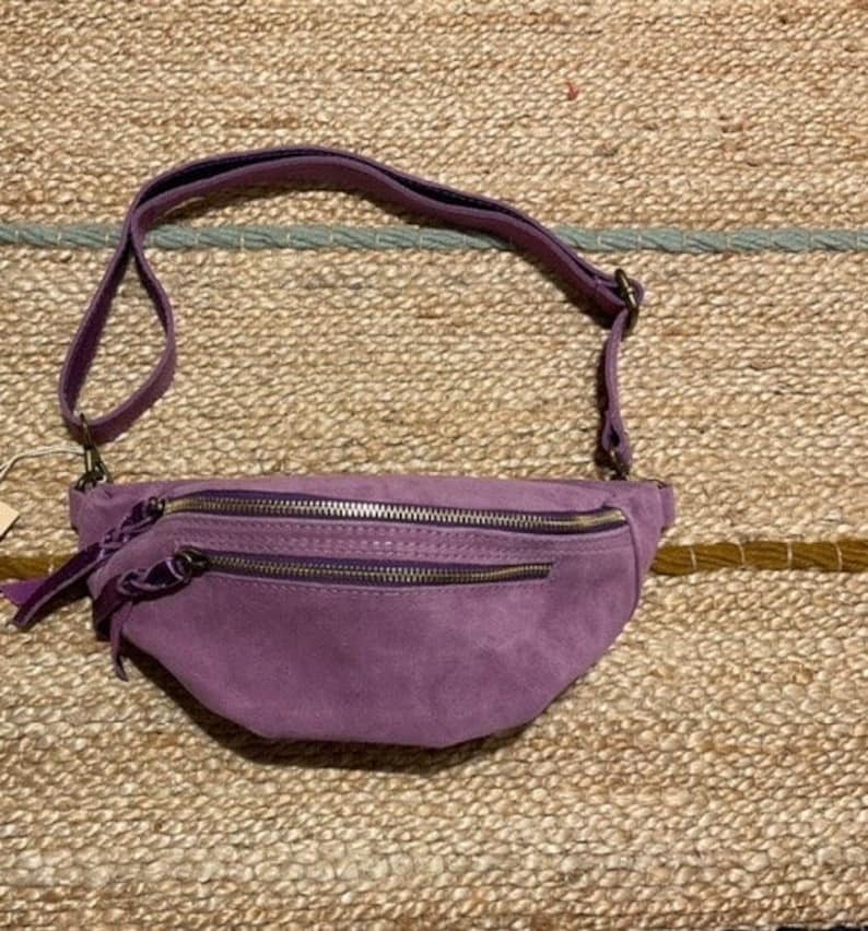 Sac banane femme cuir , Bum bag , hip bag pochette banane cuir Lila purple