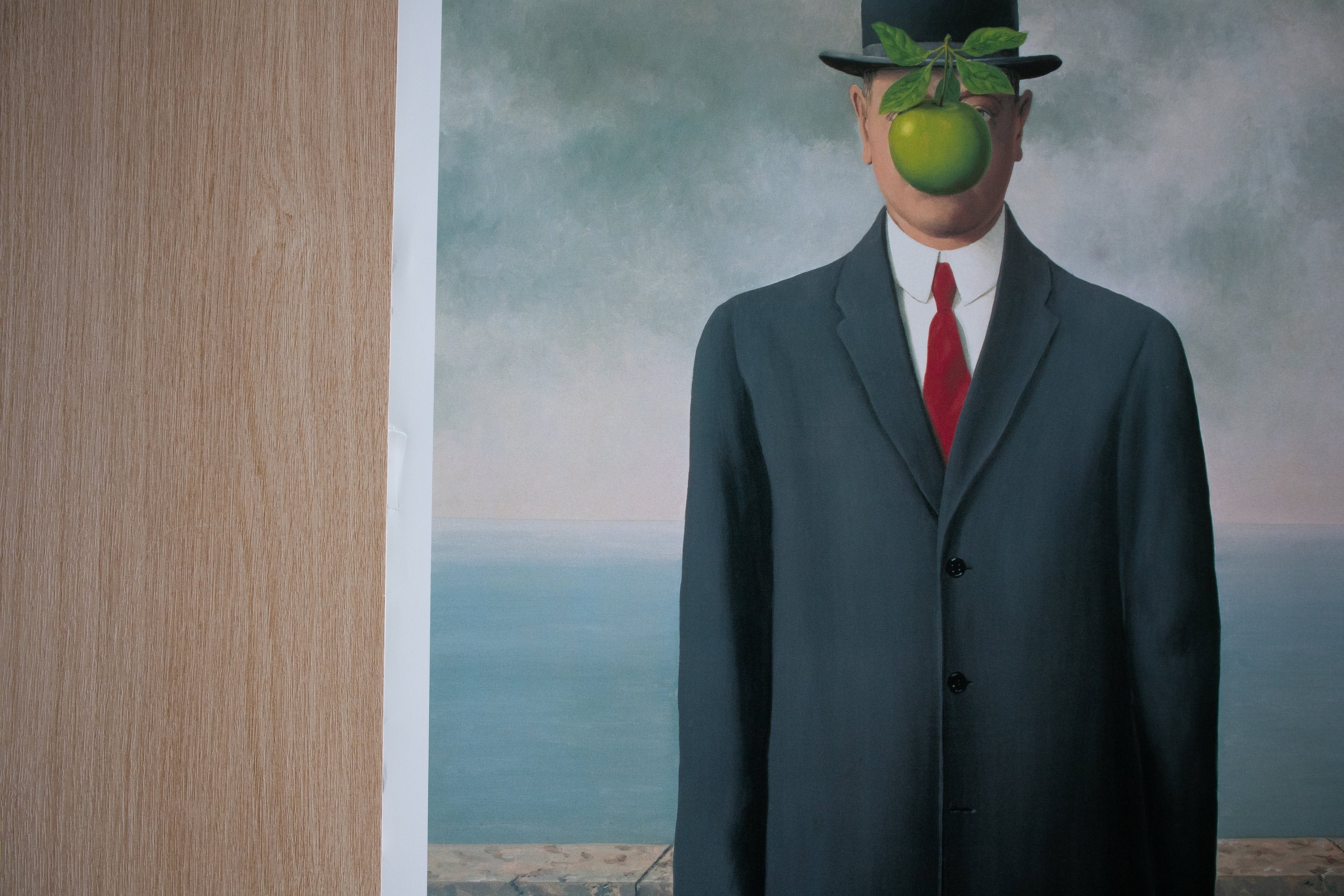 人の子（縁あり） ルネ・マグリット作 リトグラフ、2014年 - Etsy 日本