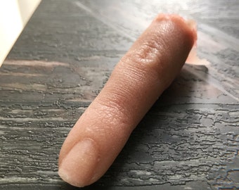 Severed realistic silicone finger, Unpainted realistic finger prop