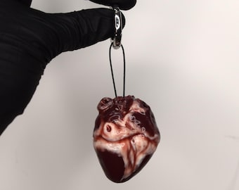 Mini Anatomical Heart Keychain – Realistic Silicone Heart Charm, Gothic Medical Gift