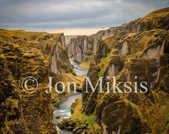 Iceland Canyon Photo Print – Fjaðrárgljúfur Landscape Art