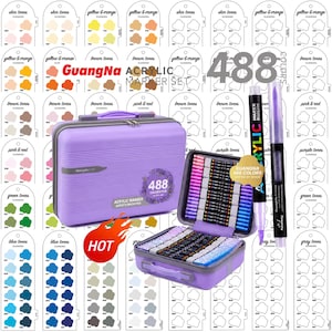Puede incluir: Un set de marcadores acrílicos GuangNa con 488 colores en un estuche de transporte color lavanda. El set incluye un estuche cerrado, uno abierto con marcadores organizados y dos marcadores individuales. El texto dice GuangNa Acrylic Marker Set 488.