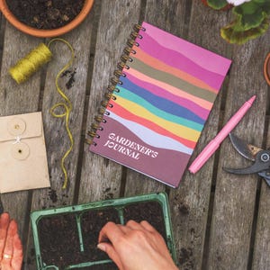 A5 Garten Journal Garten Planer | Notizbuch | Fünfjahres Garten Logbuch | Saisonale To-Do-Liste | Pflanzentracker | 100% Recycelt