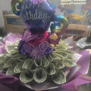 Geschenk für jeden Anlass - perfekt für Geburtstage, Promotionen, Hochzeiten und besondere Anlässe. Verschenken Sie Stil mit frischen Blumen!