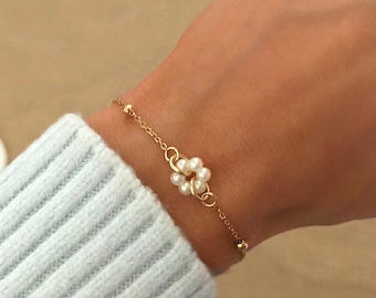 Ensemble De Bracelets Fantaisie Perles Et Chaînes Dorées - Avec Pampilles - Fermoir Mousqueton - Neuf étiqueté