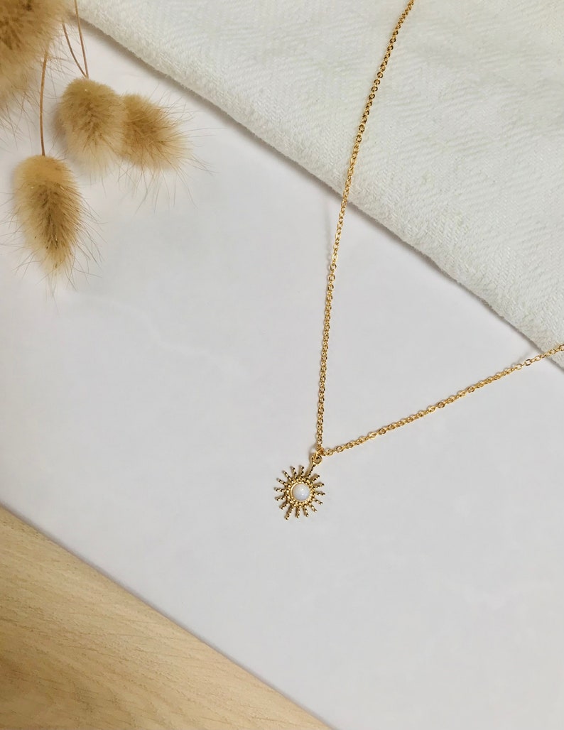 Collier Soleil Plaqué Or Pierre Semi Précieuse Naturelle pendentif soleil tendance chaine fine ras de cou pendentif soleil Chaine simple