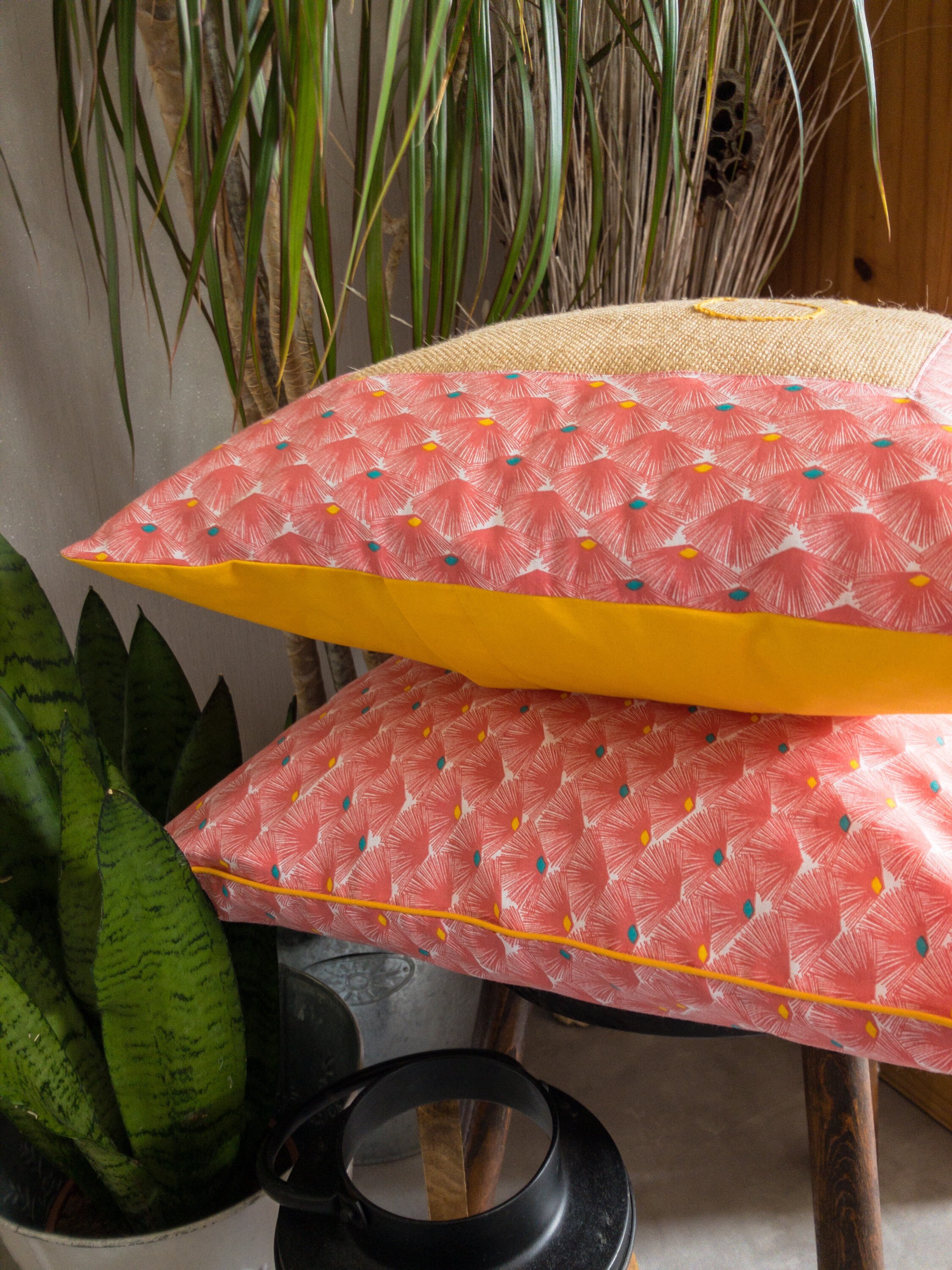 Coussin Décoratif avec Passepoil Contrastant en Coton, Cushion