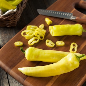25+ Sweet Banana Pepper Seeds, Vegetable Garden Seeds, Non-GMO, Heirloom