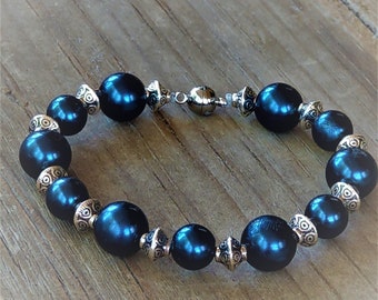 Shiny Gemstone BraceletsCrystal Magnet BraceletUnisex Howlite /& Onyx JewelryHealing BraceletZen Stretch Bracelet with Magnet EndsBoho