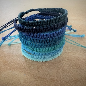 Waterproof Woven Surf Bracelet: Adjustable String Macrame Bracelet