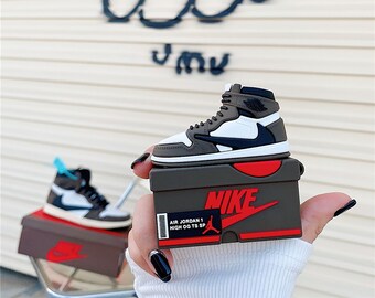 How To Spot The Fake Vs Real Travis Scott Jordan 1 - 12 Ways