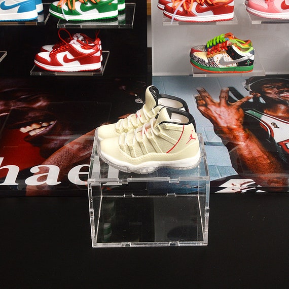 mini sneaker shop