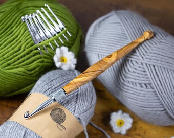 Uncinetti in legno d'ulivo, set di uncinetti per filati, uncinetti fatti a mano, regalo per artigiani, accessori per la festa della mamma, regalo per chi ama l'uncinetto, set di 8 uncinetti