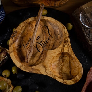 Vorspeisenteller aus Olivenholz, benutzerdefinierte Olivenschüssel mit Gabel, Tapas-Tablett aus Holz, handgeschnitzte Snackplatte, Schüssel für Knabbereien, Geschenk für Olivenliebhaber