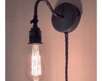 Dark pewter wall light with 3 pin plug (without bulb)