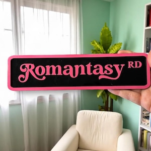 Letrero de calle romántico / Letrero de estantería para decoración de libros / Decoración de libros de fantasía romántica / Letrero de madera con temática de libros / Regalo para lectores / Decoración de rincones de lectura
