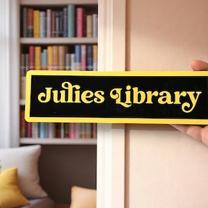 Letrero de biblioteca personalizado / Decoración de biblioteca personalizada para el hogar / Arte de pared de biblioteca con tu nombre / Regalo para amantes de los libros / Letrero de sala de lectura / Decoración de biblioteca de madera